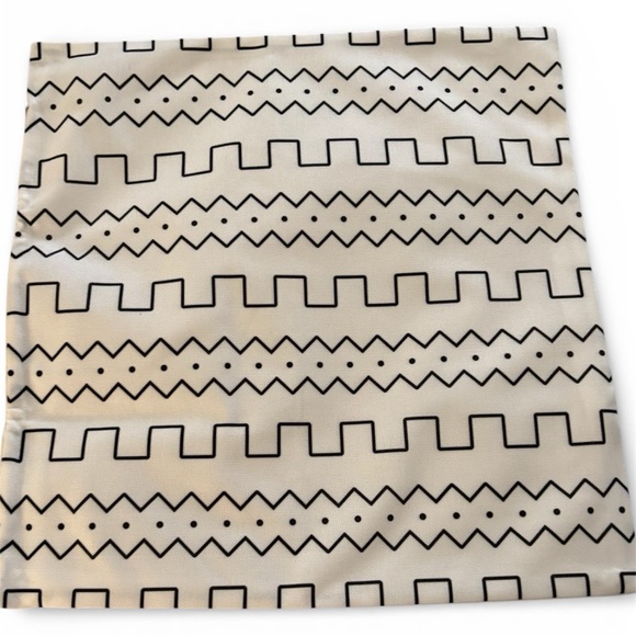 Black and White Geometric Throw Pillows - Picture 6 of 6